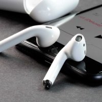 Беспроводные наушники AirPods для любых iPhone